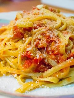 A picture of Linguini with Tomato sauce.