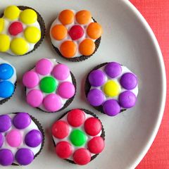 A picture of Flower Oreo Bites with Cadbury Gems.