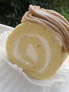 A picture of Mont Blanc Roll Cake.