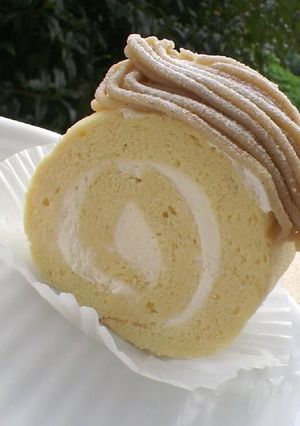 A picture of Mont Blanc Roll Cake.