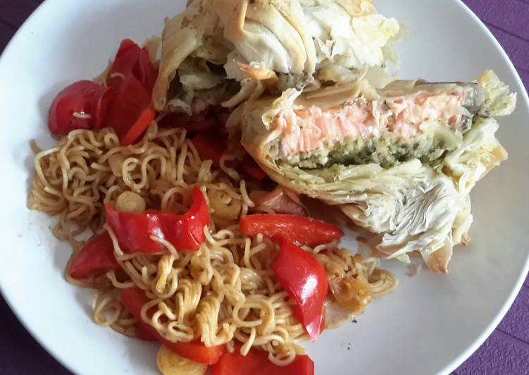 How to  Make Sig&#39;s Salmon filled filo purse Appetizing