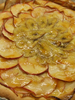 Una foto de Tarta rústica de manzana y plátano