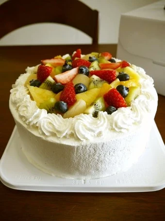 Easy Way Make Easy! Fruit Decorated Cake which Delicious