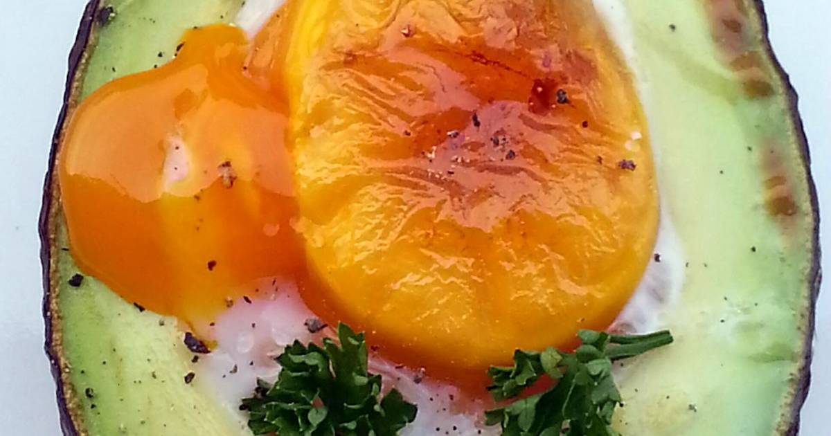 Avocado And Egg Recipe by Lyii G - Cookpad