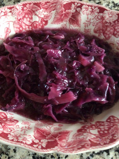 Una foto de Col roja (repollo, lombarda) con cebolla