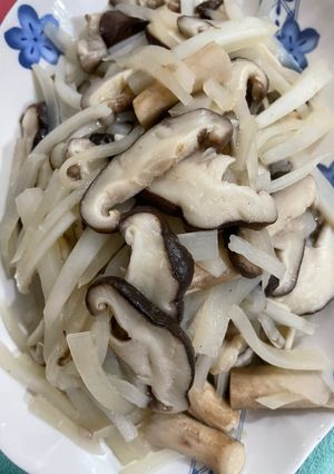 藍藍的-蘿蔔絲炒香菇 的食譜成品照片