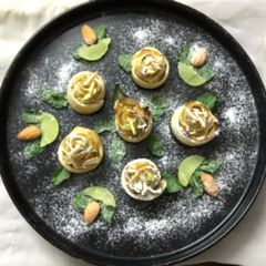 A picture of Amla Roses.