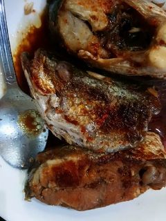 Hình của món Cá Chẻm kho cay.