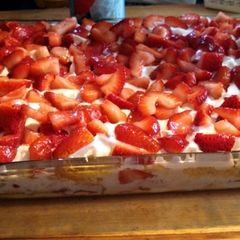 A picture of STRAWBERRY SMASH CAKE.