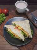 SANDWICH SCRAMBLED EGG dengan susu evaporasi