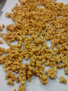 A picture of Addictive Caramel Puff Corn.