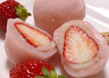 How to Make Delicious Strawberry Daifuku Just Microwave the Shiratamako