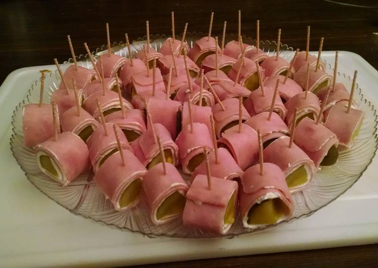 Ham and pickle Hors D'oeuvre