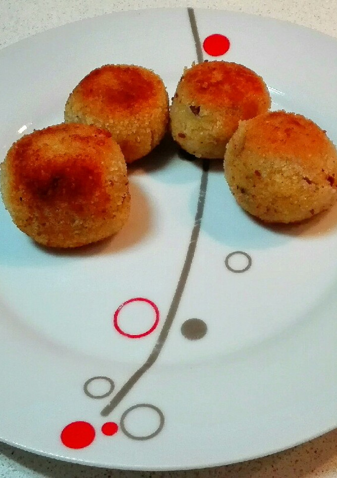 Una foto de Croquetas de jamón con harina de garbanzo