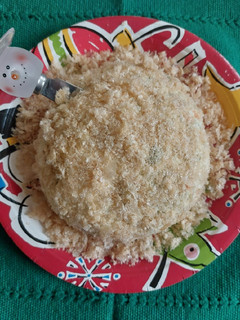 Una foto de Bola de queso con flor de calabaza