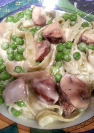 A picture of Chris's Veggie Fettuccini Alfredo.