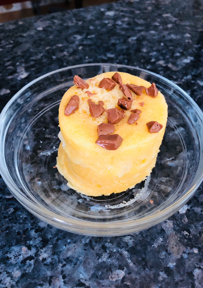 Una foto de Brownie de leche condensada y trocitos de chocolate