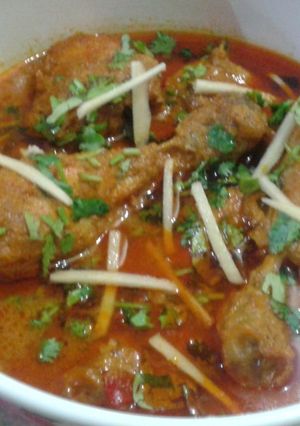 A picture of Chicken tikka Handi.
