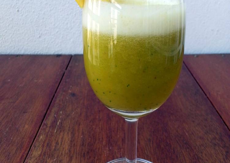 Steps to Make Favorite Pineapple And Cucumber Juice With Apple and Lemon