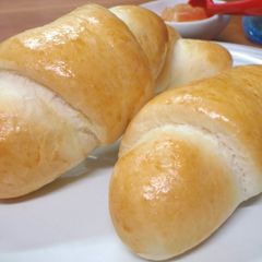 Simple & Fluffy Table Rolls A picture of Simple & Fluffy Table Rolls.