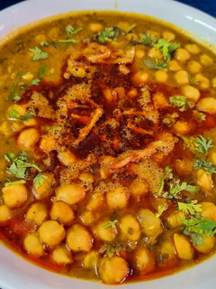 A picture of Dhaba Style Martabaan Chole (Spiced Indian Chickpeas Curry).