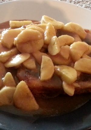 A picture of French toast that goes bananas.