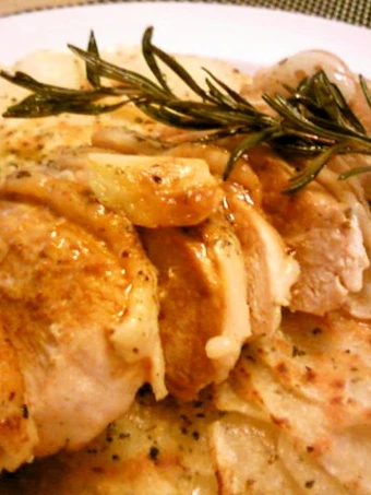Easy Steps to Prepare Rosemary Chicken On A Potato Galette the Can Spoil the Tongue Can spoil the tongue