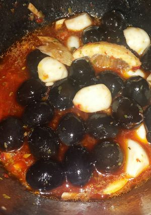 A picture of Marinated Black Olives.