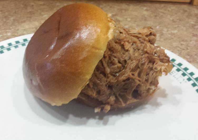 Crock Pot BBQ Pulled Pork Sandwich