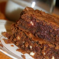 A picture of Almond Butter Quinoa Blondie Brownies.