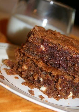 A picture of Almond Butter Quinoa Blondie Brownies.