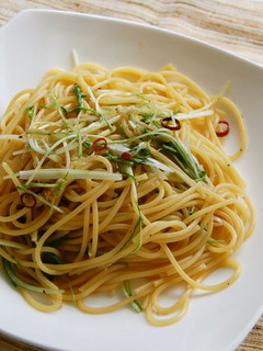A picture of Jako (Semi-Dried Baby Sardines) and Mizuna Pasta.