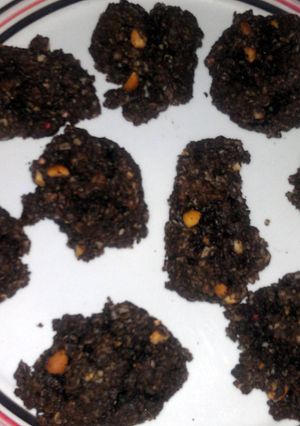 A picture of chocolate peanut butter oatmeal cookies.