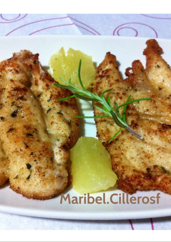 Una foto de Pechugas de pollo a la plancha, ligeramente empanadas