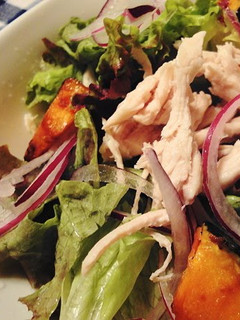 A picture of Kabocha and Steamed Chicken Salad.
