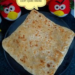 A picture of Crispy square paratha.