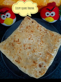 A picture of Crispy square paratha.