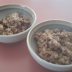 A picture of Oatmeal.