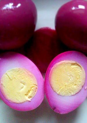 A picture of Pickled Red Beet Eggs (PA Dutch).