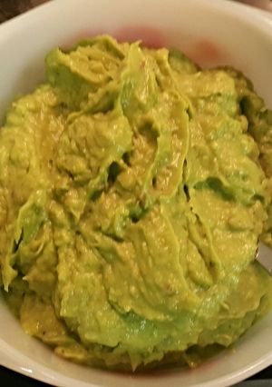 A picture of Fresh Guacamole..