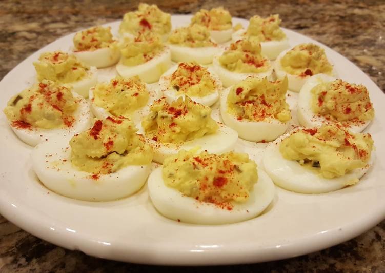 Southern Style Thanksgiving Deviled Eggs!