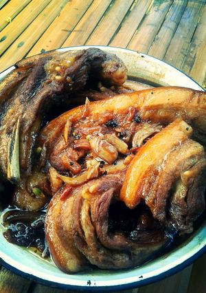 A picture of sweet&spicy pork spareribs.