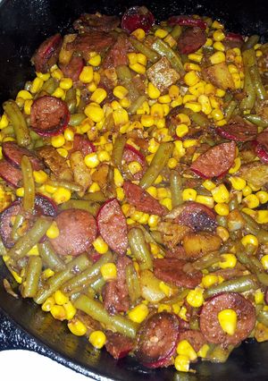 A picture of Link Sausage Whole Meal Dish.