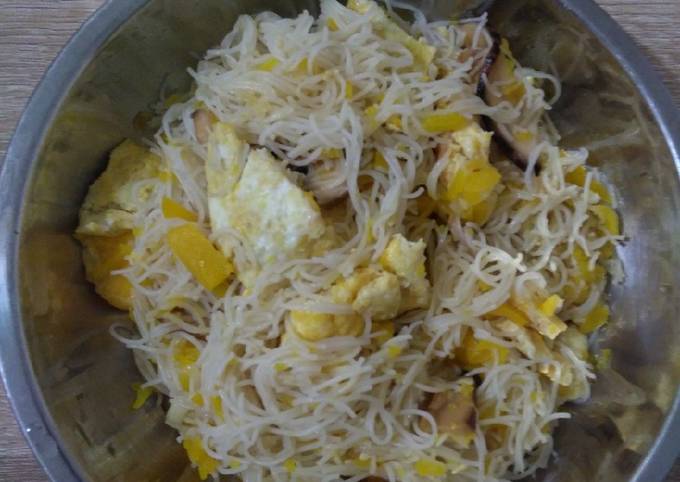 金瓜炒米粉 Fried Rice Vermicelli with Pumpkin