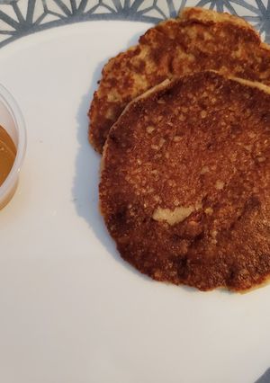 A picture of 2 ingredients pancake.