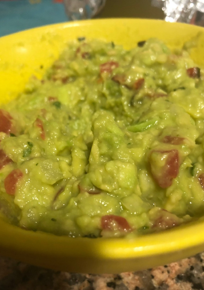 Una foto de 344. Guacamole tradicional mexicano (salsa)