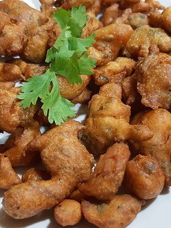 કેળા મેથી નાં ભજીયા (Banana Methi Pakora Recipe In Gujarati) રેસીપી મુખ્ય ફોટો