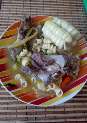 Una foto de Caldito de huesos de res