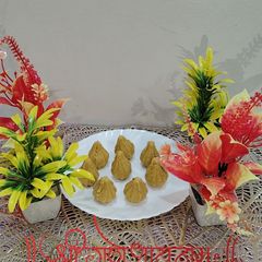 A picture of Roasted chana Modak.