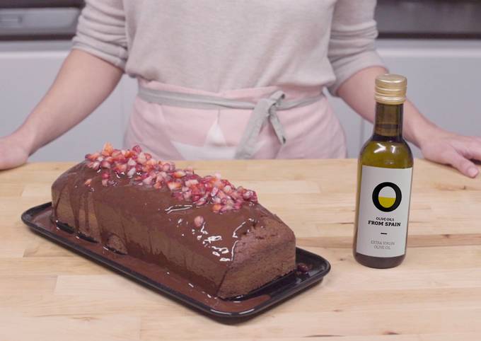 Yogurt pound cake with chocolate and extra virgin olive oil icing